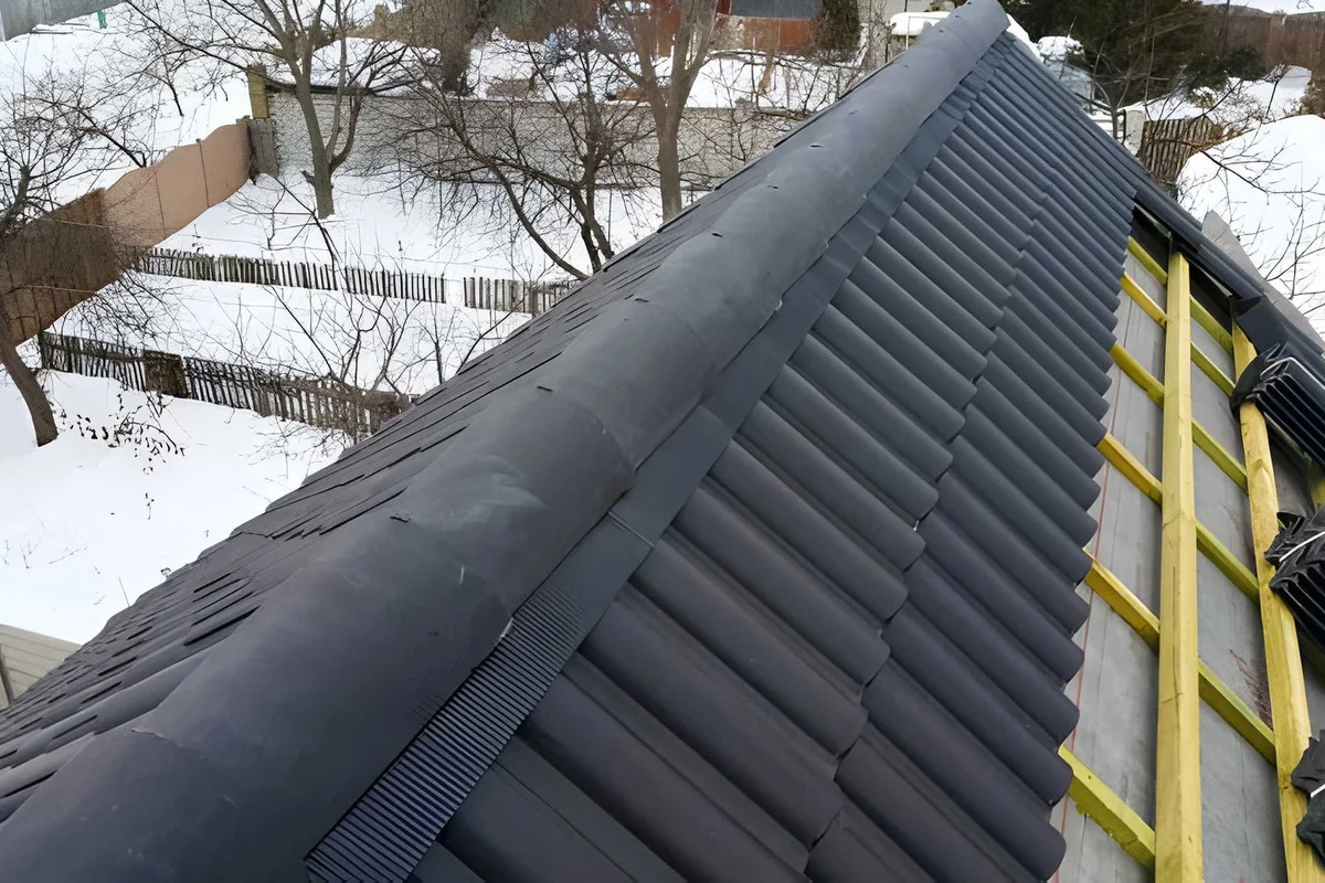 comparison of three-tab and architectural ridge cap shingles side by side